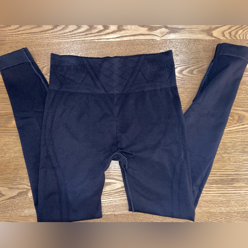 Gymshark Jet Black Women's Leggings - Picture 4 of 4